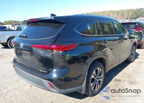 2021 Toyota Highlander Xle z USA, uszkodzony, nr VIN 5TDGZRBHXMS069910